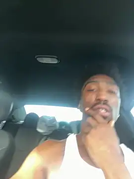 Snapshot of LawrenceBanques chatting on 03-18-25, 10:26 LawrenceBanques online show from 03-18-25, 10:26