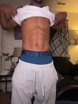 Snapshot of LawrenceBanques chatting on 12-22-25, 04:20 LawrenceBanques online show from 12-22-25, 04:20