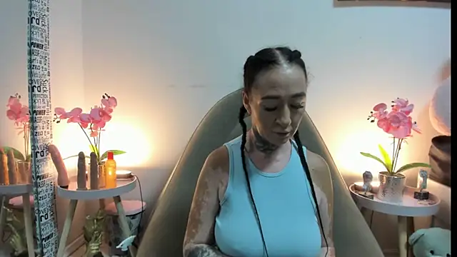 Snapshot of Rayanablackandwhite chatting on 09-09-25, 09:36 Rayanablackandwhite online show from 09-09-25, 09:36