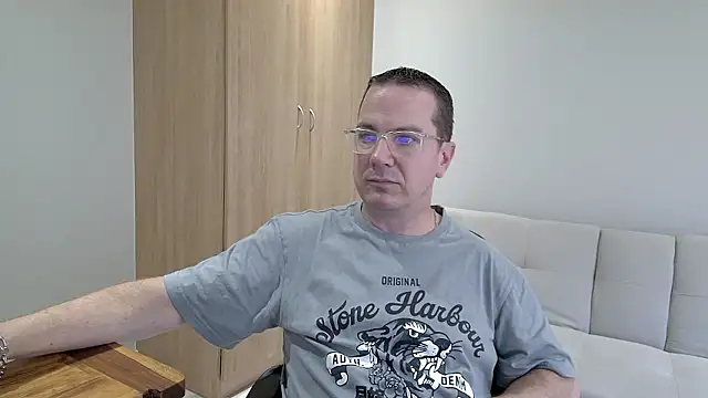 BrettJ81 online show from 12-08-24, 11:57