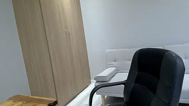 BrettJ81 online show from 12-18-24, 03:22