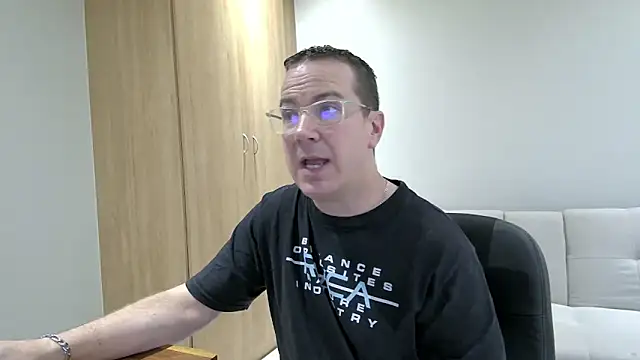 BrettJ81 online show from 01-06-25, 02:58