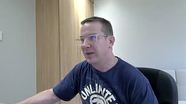 BrettJ81 online show from 01-11-25, 04:03