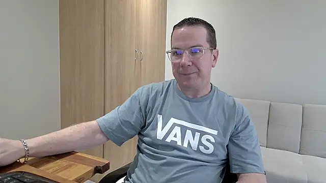 BrettJ81 online show from 11-02-25, 01:46