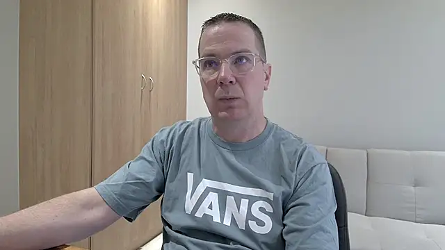 BrettJ81 online show from 12-04-25, 02:37