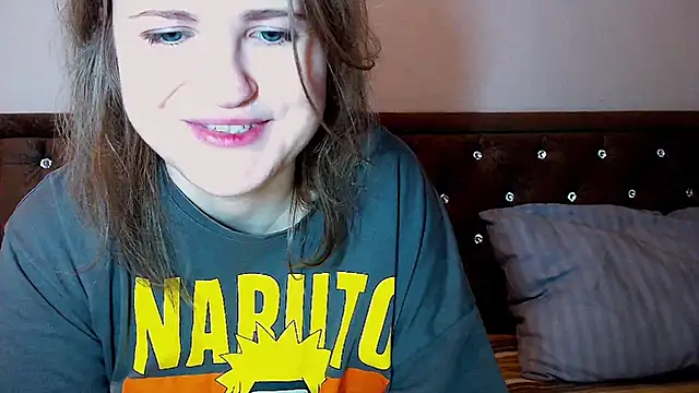Snapshot of Sara4uu chatting on 02-13-26, 11:01 Sara4uu online show from 02-13-26, 11:01
