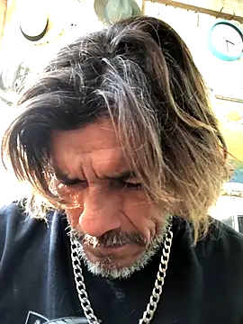 Snapshot of kvr27 chatting on 10-22-25, 08:19 kvr27 online show from 10-22-25, 08:19