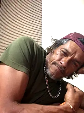 Snapshot of kvr27 chatting on 11-19-25, 12:54 kvr27 online show from 11-19-25, 12:54