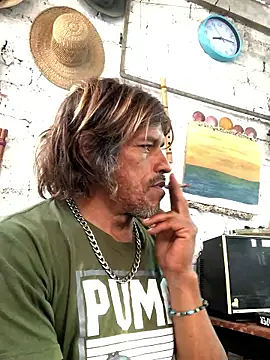 Snapshot of kvr27 chatting on 01-11-26, 01:05 kvr27 online show from 01-11-26, 01:05