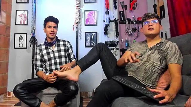 dom2travelersss online show from 02-03-25, 05:24