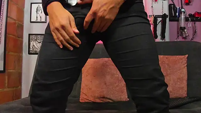 dom2travelersss online show from 03-17-25, 12:04