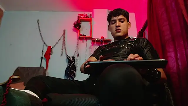 dom2travelersss online show from 12-02-25, 09:10