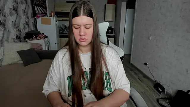 Lis Kollen online show from 11-22-25, 04:22