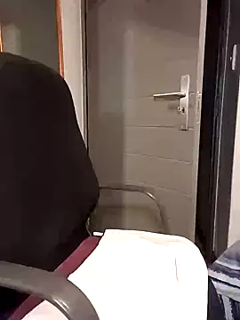 Snapshot of BabySweetDee chatting on 02-04-25, 02:17 BabySweetDee online show from 02-04-25, 02:17