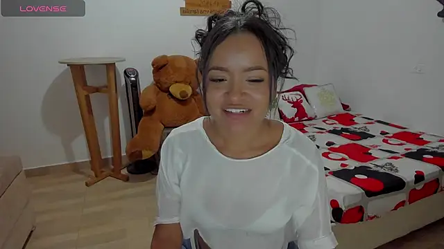 Snapshot of divahotxx_69 chatting on 07-20-26, 03:43 divahotxx 69 online show from 07-20-26, 03:43
