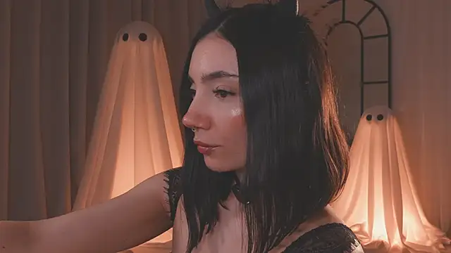 AmyArmstrong online show from 10-12-25, 12:53