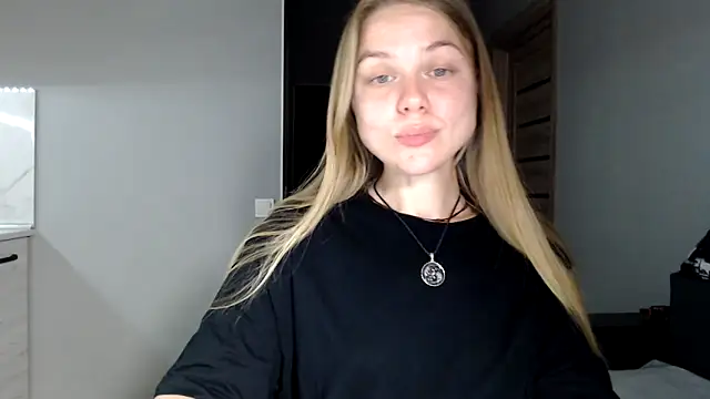 Snapshot of Sunbeam_ chatting on 05-15-26, 09:55 Sunbeam online show from 05-15-26, 09:55