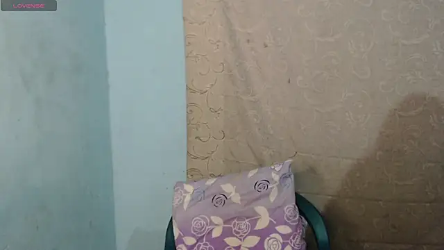 Snapshot of Candy_chloee chatting on 10-02-25, 07:04 Candy chloee online show from 10-02-25, 07:04