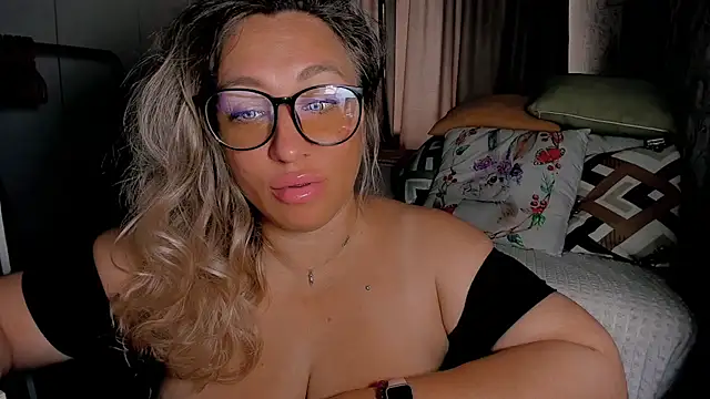 Snapshot of CumOnMy_Tits chatting on 07-11-26, 02:47 CumOnMy Tits online show from 07-11-26, 02:47