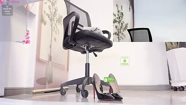 Snapshot of Oo_Kaixin_oO chatting on 10-26-25, 02:06 Oo Kaixin oO online show from 10-26-25, 02:06