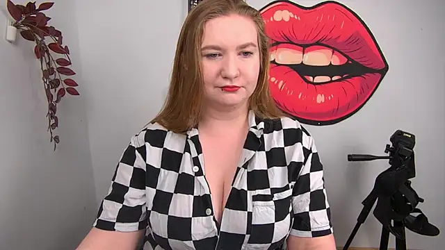 LaraDream online show from 05-27-26, 02:36