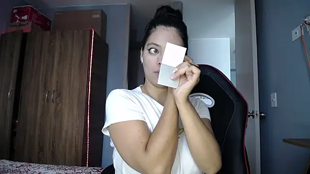 susan smith18 online show from 12-04-25, 01:31