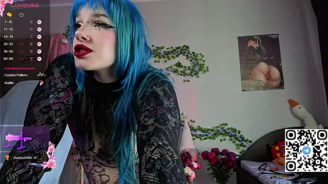 Snapshot of Silvia_Santorskii chatting on 11-17-25, 07:47 Silvia Santorskii online show from 11-17-25, 07:47