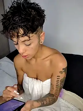 Snapshot of luci_fer_devil chatting on 01-23-25, 02:02 luci fer devil online show from 01-23-25, 02:02