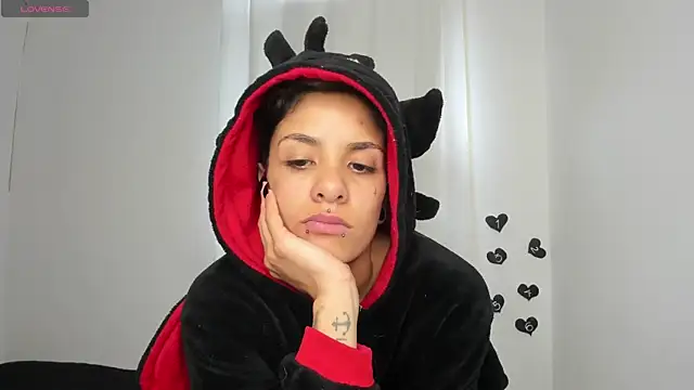 Snapshot of luci_fer_devil chatting on 02-21-25, 03:32 luci fer devil online show from 02-21-25, 03:32